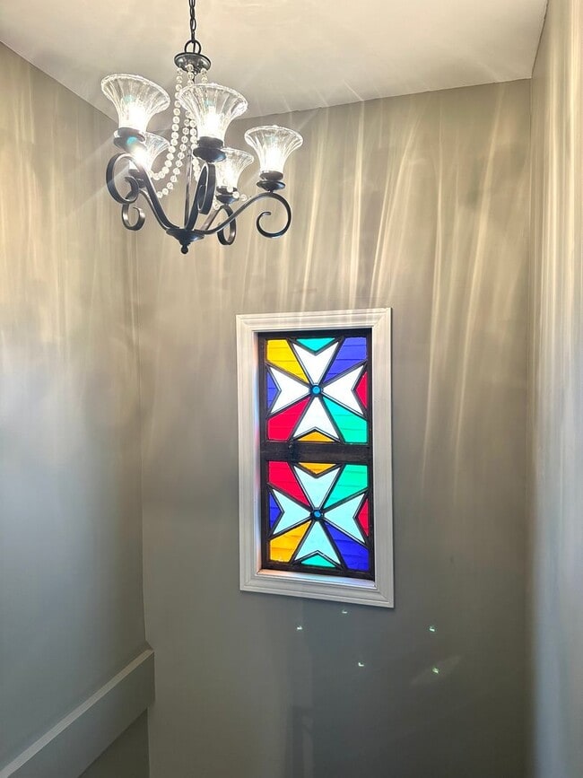 Building Photo - 816 Ash St