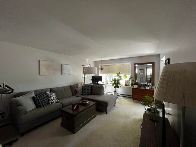 Building Photo - 509 N Bowdoin Pl