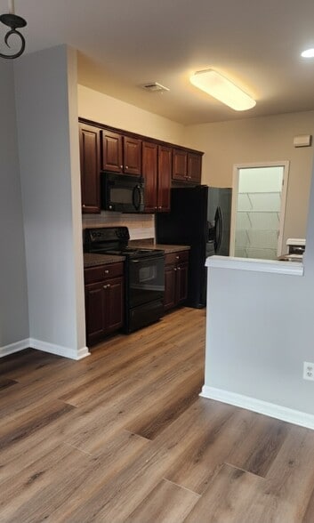 View into kitchen - 897 Ivydale Ln