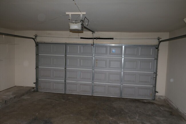 Building Photo - 8619 Parasol Ln