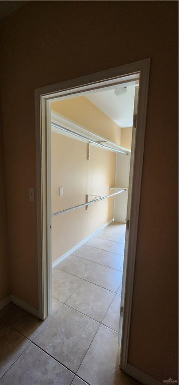 Building Photo - 14 Samgar St