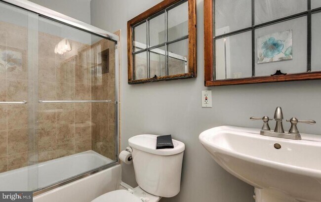 Building Photo - 1201 O St NW