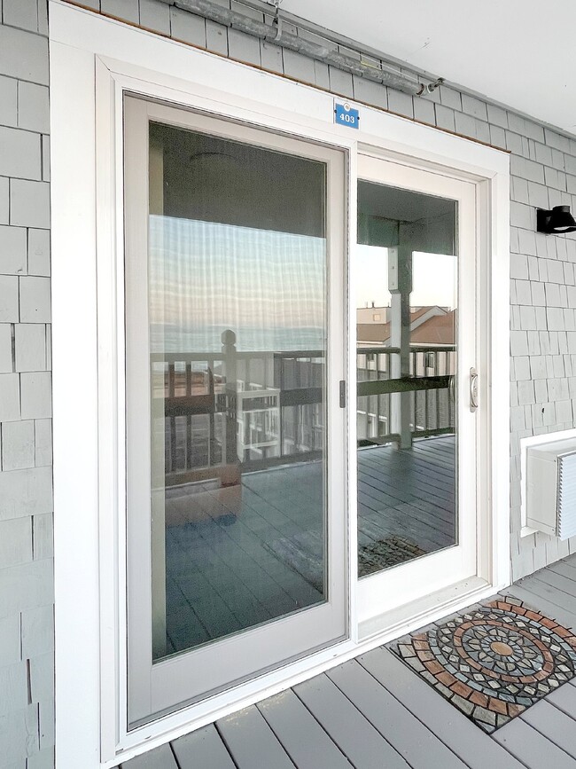 Building Photo - WINTER RENTAL 1 BED 1 BATH CONDO OCEAN AND MARSH VIEWS.