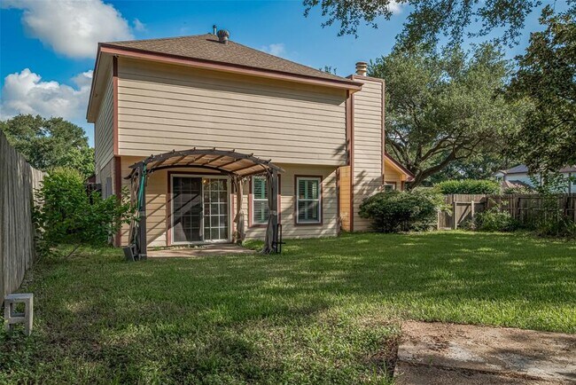 Building Photo - 15803 Locust Grove Dr