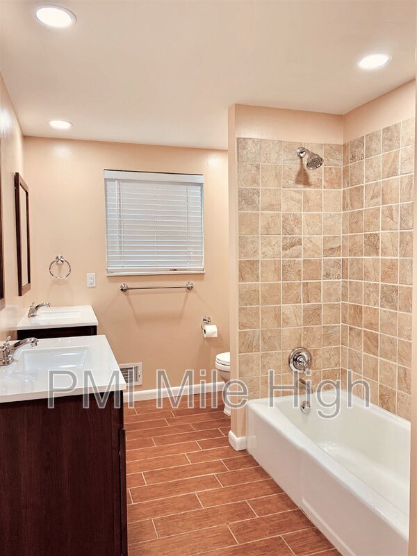 Building Photo - 10901 Acoma St