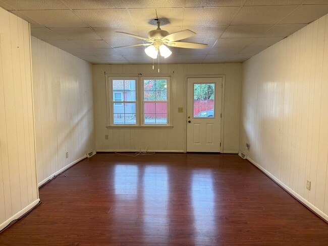 Building Photo - 3 Bedroom, 2 Bath Home in Manheim - Fenced...