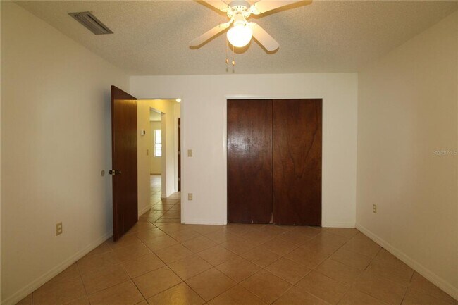 Building Photo - 1819 Vamo Dr
