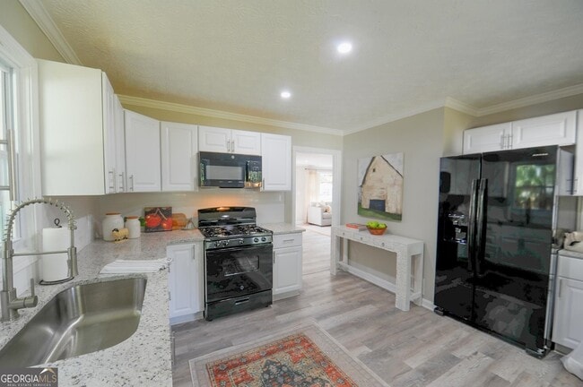 Building Photo - 370 Georgia Ave