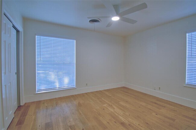 Building Photo - 2604 Sherwood Ln