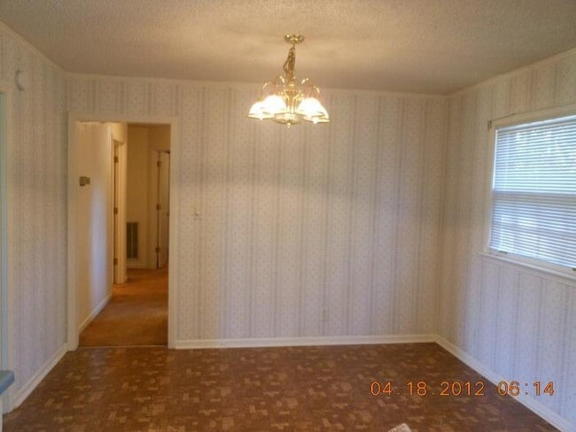 Building Photo - 3 Bedroom Home For Rent in St B Area!
