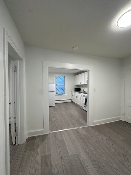 Building Photo - 176 Pearl St