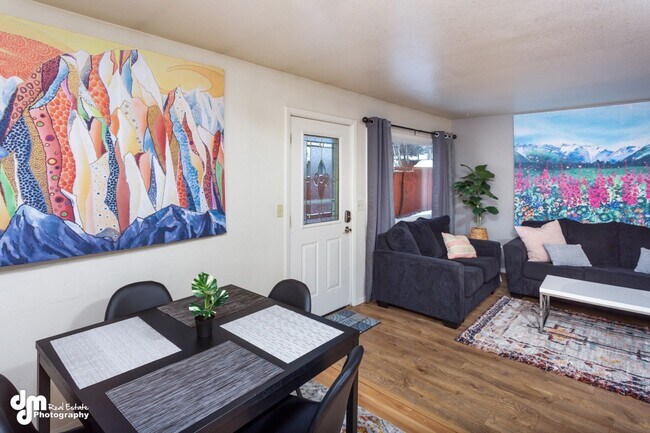 Building Photo - 76th Ave Duplex