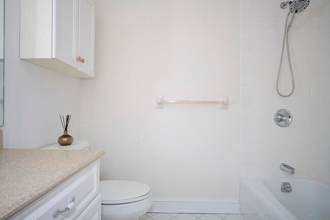 Building Photo - 109 Shearwater Ct E