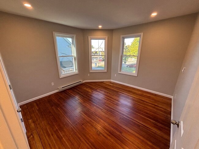 Building Photo - 5 Margaret St