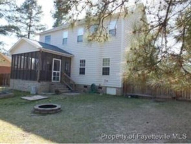 Building Photo - 6142 Tudor Pl