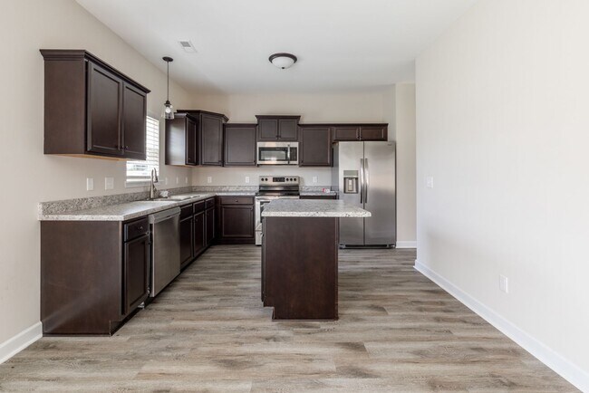 Building Photo - 300 Waylon Wy