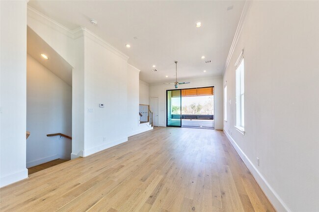 Building Photo - 3403 Timbergrove Oaks St