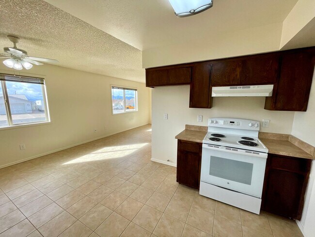 Building Photo - 2988 Cisco Dr S