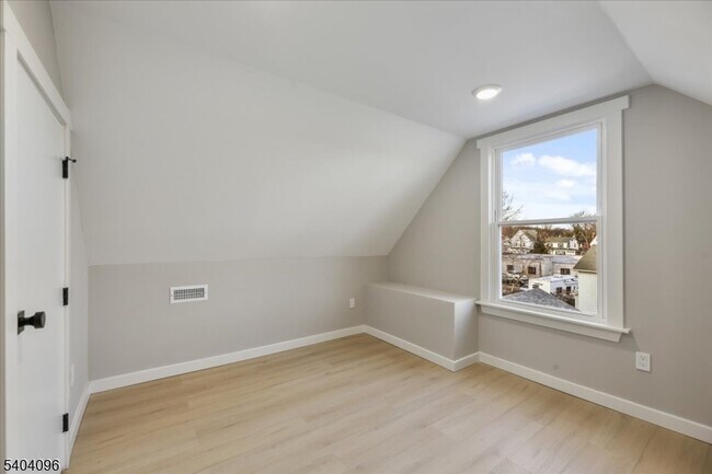 Building Photo - 143 Johnston Ave