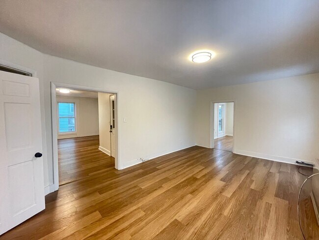 Building Photo - 33 Malvern St