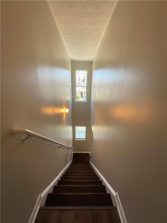 Building Photo - 6303 Ellenwood Dr