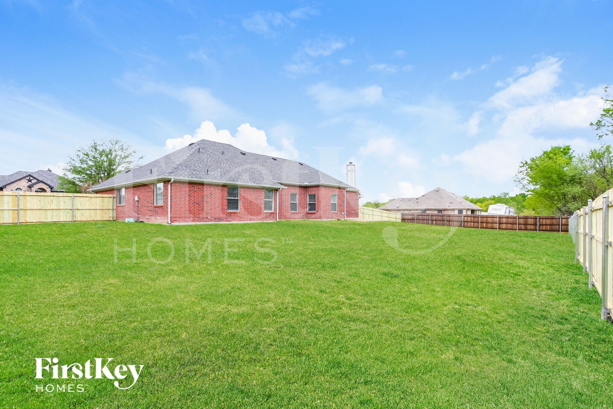 Building Photo - 225 Grant Dr