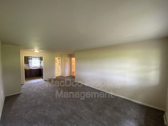 Building Photo - 10291 Paige Rd