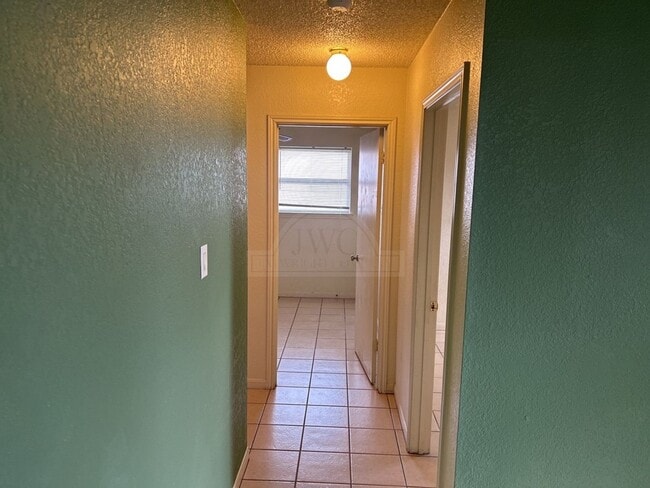 Building Photo - 2608 Jade Rd