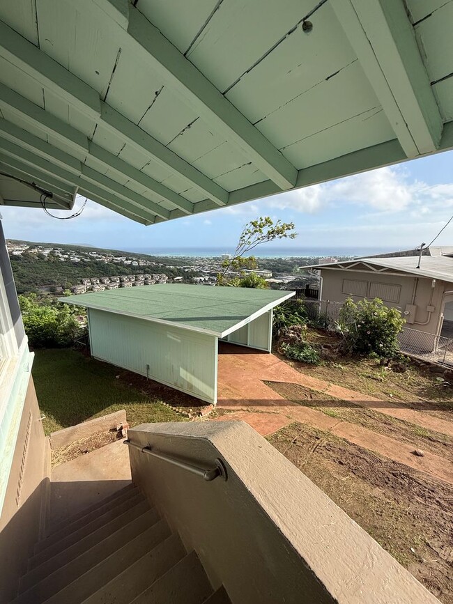 Building Photo - For Rent – 2BR / 1BA Home with Stunning Kahala Mountain View