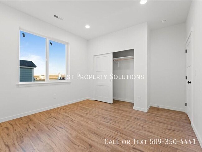 Building Photo - 13436 Rd 4 NE