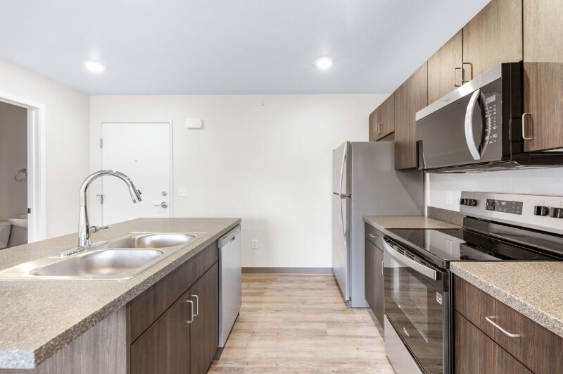 Building Photo - 352 Deschane Ave