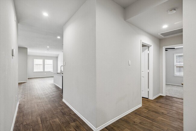 Building Photo - 40463 Gdn Hts Ln