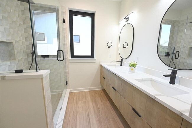 Building Photo - 4410 Glomar Ave