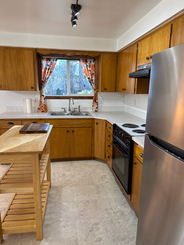 Building Photo - 4120 E Congress Ave