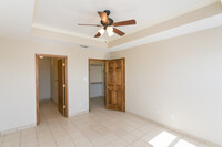 Building Photo - 16160 Rolling Meadows Dr