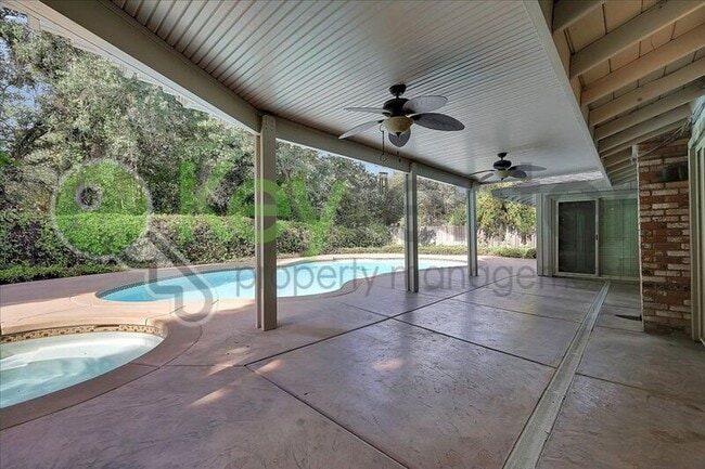 Building Photo - 304 Diamond Oaks Rd