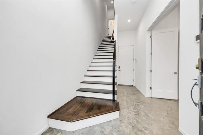 Building Photo - 1512 Malone St