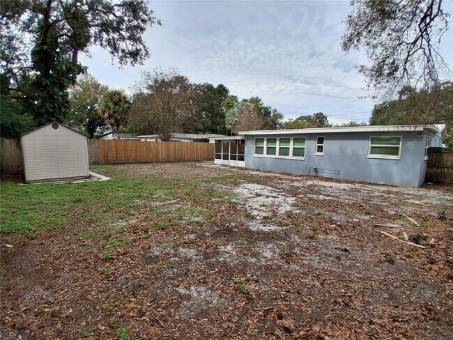 Building Photo - 4104 W Lawn Ave