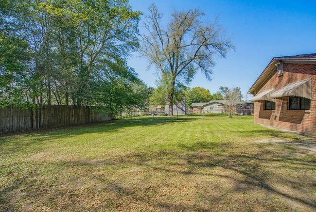 Building Photo - 5471 Buena Vista Ave