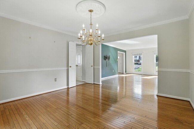Building Photo - 14720 Peachwood Dr