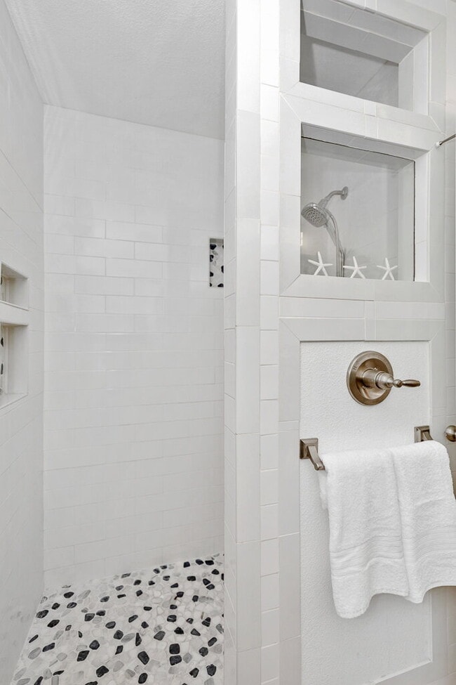 Building Photo - "3-Bedroom, 2-Bathroom Solar Home with a Pool in Mesa Del Sol!"