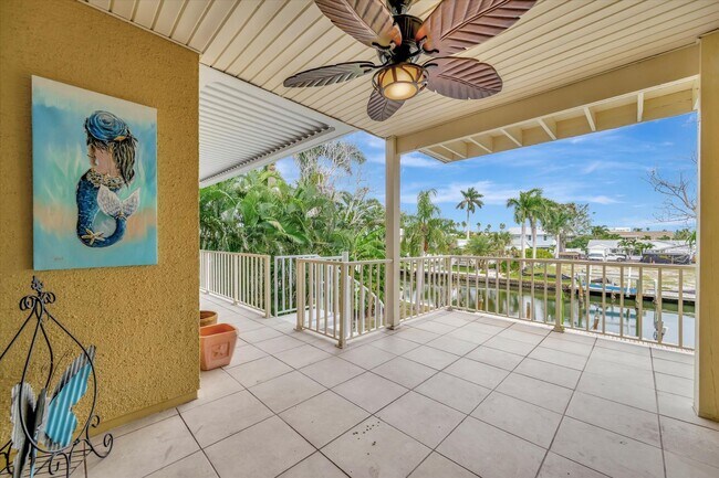 Building Photo - Stunning Annual Rental: Luxury Coastal Living on Longboat Key | 6 Bed | 5.5 bath | 4 car | Pool