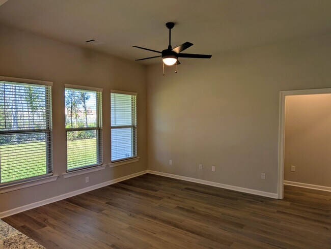 Building Photo - 136 Segovia Wy