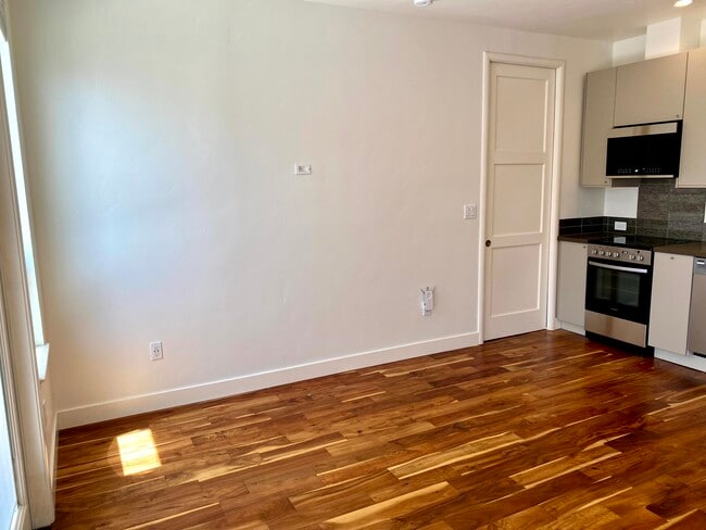 Building Photo - 4634 Alma Ave
