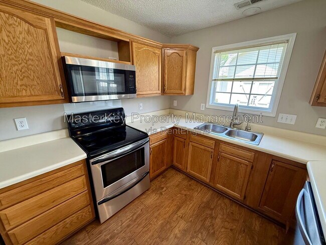 Building Photo - 703 Swan Hill Ct