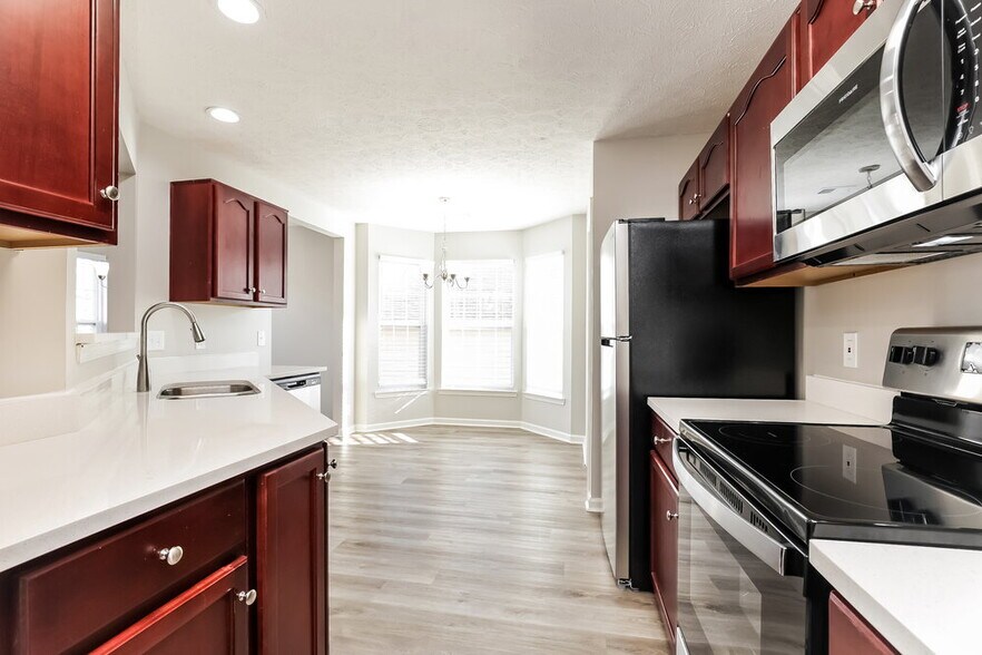 Building Photo - 6769 Ascot Dr