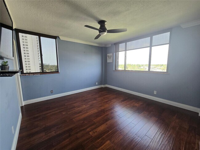 Building Photo - 2300 NE 33rd Ave