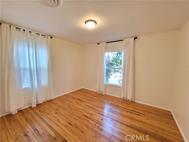 Building Photo - 6121 White Oak Ave