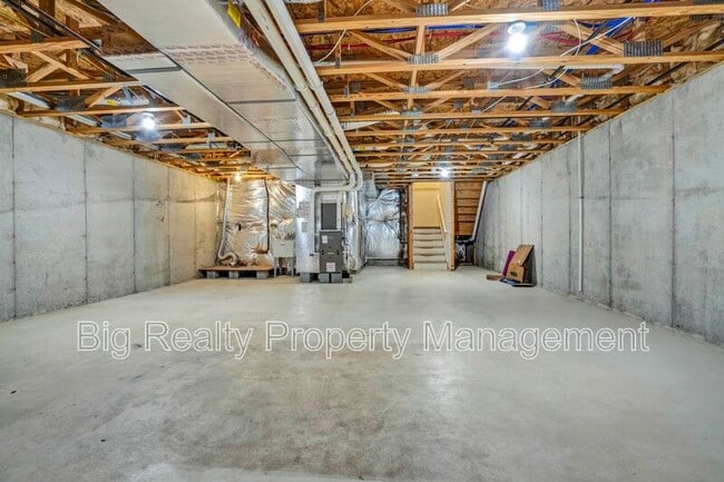 Building Photo - 2024 Morgan Hill Dr