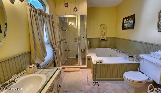 Building Photo - 535 Sand Creek Rd